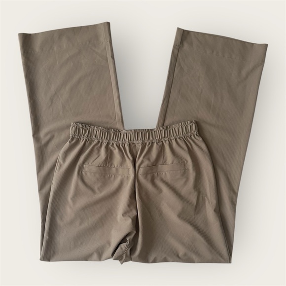 Varley Tacoma Straight Pleat Pant 28" in Cinder - Picture 8 of 8